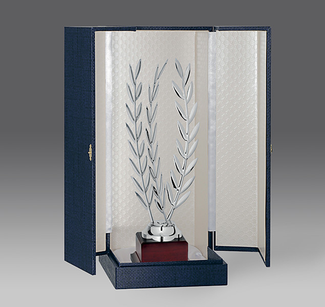 Statuetka SO 6015 w drewnianym etui, w.18, h.42 (produkt niedostpny) puchary statuetki medale